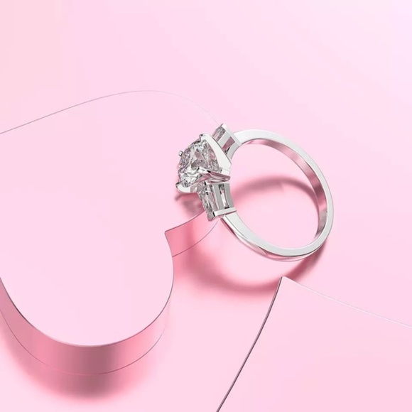 7.26Ct Round Cut Solitaire Ring VVS1 3Pcs Diamond - Picture 14 of 16